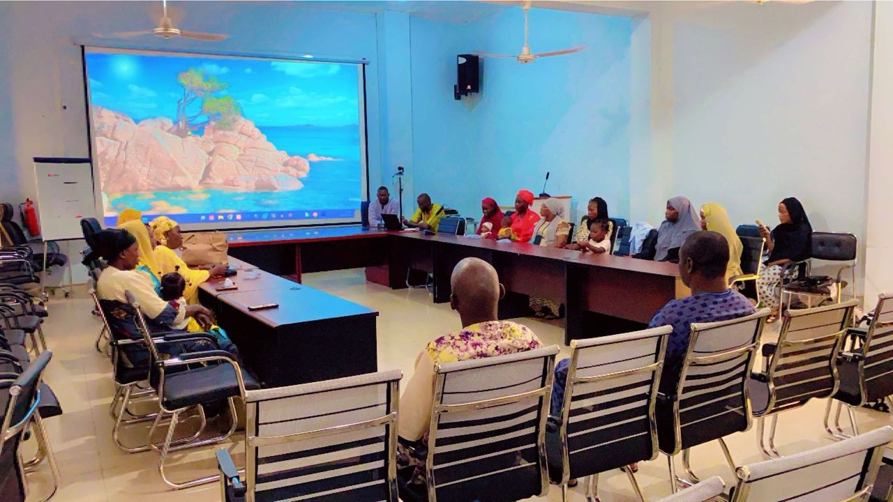 Participants during the HealthyMaman workshop.