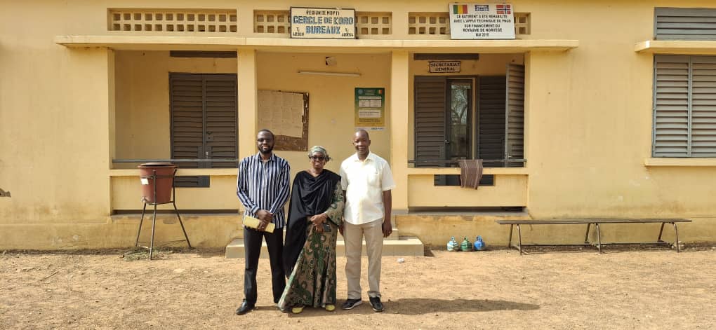 Road and field context during the TPM mission in central Mali.